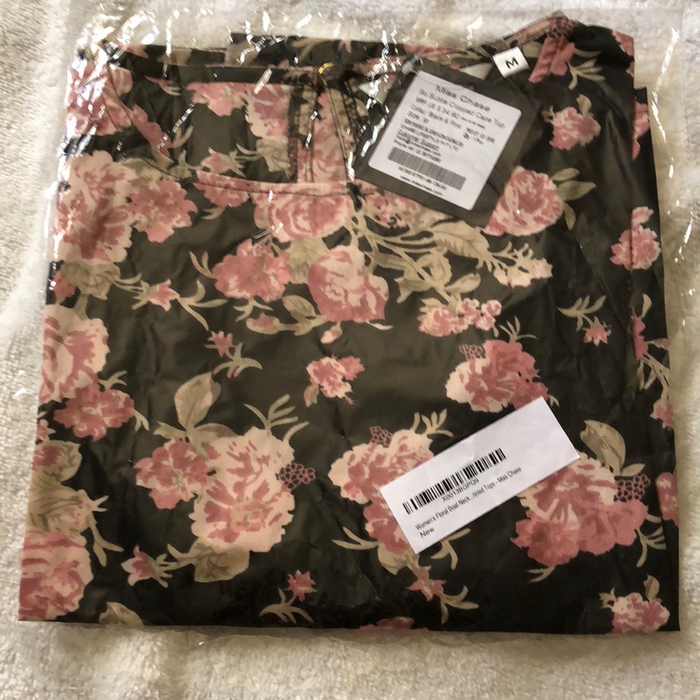 So subtle cropped cape top
